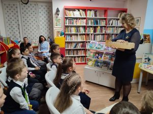Первоклассники школы №2117 побывали на экскурссии в Центральной библиотеке Щербинки. Фото: официальная страница Центральной библиотеке Щербинки в социальных сетях
