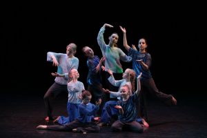 Участники танцевальной студии «Модерн» победили на фестивале. Фото: официальная страница ДК Щербинка в социальных сетях