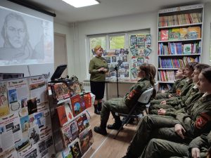Ученикам школы №2117 провели «Час памяти» в ЦБ Щербинки. Фото: официальная страница ЦБ Щербинки в социальных сетях