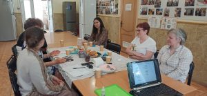 Итоги обучения взрослой группы воскресной школы подвели в Хораме святой Елисаветы. Фото: официальная страница Храма святой Елисаветы в социальных сетях