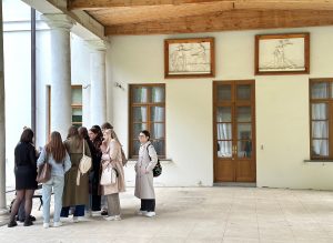 Программу для молодежи организовали в музее-заповеднике «Остафьево». Фото: официальная страница музея-заповедника «Остафьево» — «Русский Парнас»
