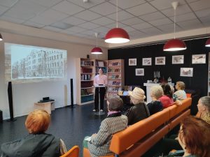 Литературную гостиную организовали в ЦБ Щербинки. Фото: официальный Telegram-канал ЦБ Щербинки