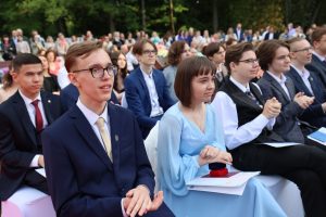 Одиннадцатиклассники школы №2083 получили аттестаты. Фото: официальная страница школы №2083 в социальных сетях