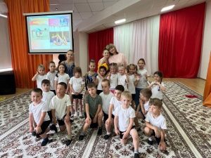 Дошкольникам школы №2083 провели мастер-класс по художественной гимнастике. Фото: официальная страница школы №2083 в социальных сетях