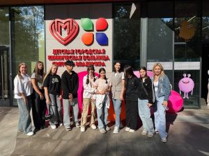 Экскурсию в новом комплексе Детской больницы святого Владимира провели для учеников школы №2083. Фото: официальная страница школы №2083 в социальных сетях