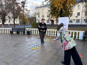 Молодые парламентарии района Щербинка организуют развлекательную программу. Фото: официальная страница МП района Щербинка в социальных сетях