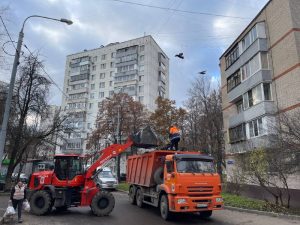 Опавшие листья убрали в районе Щербинка. Фото предоставили сотрудники управы района Щербинка